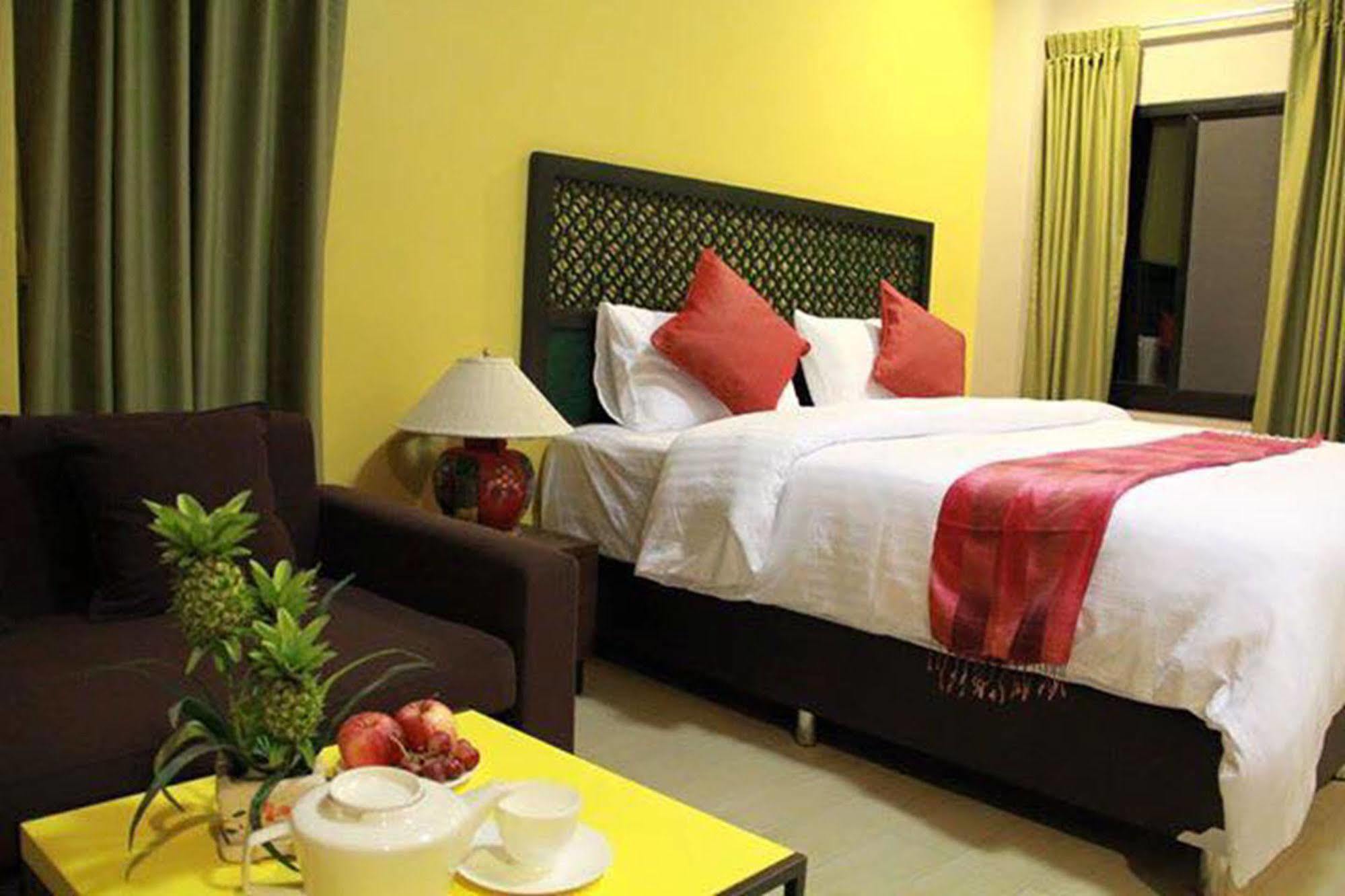 Отель Mulberry House Pak Thong Chai Экстерьер фото